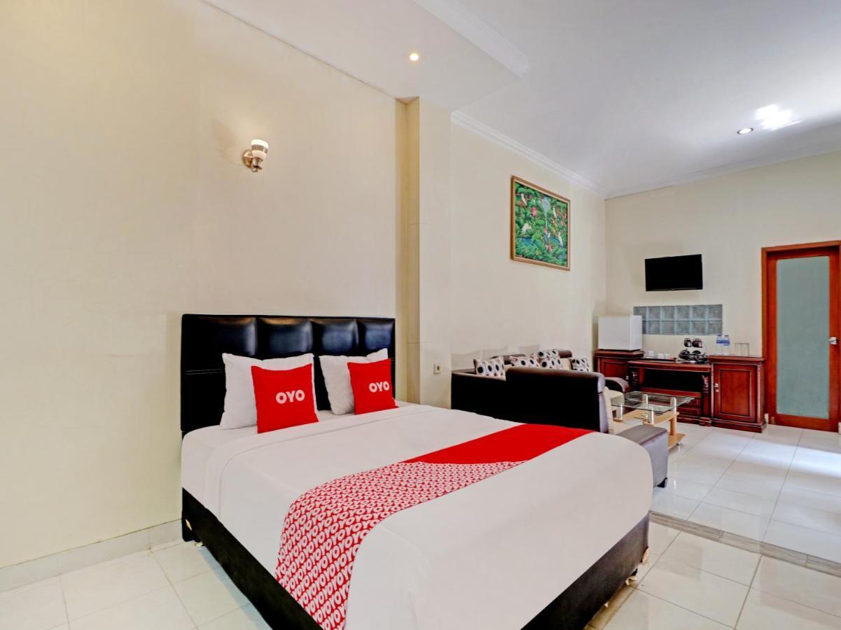 Capital O 90407 Wisma Bahtera Hotel Cirebon Buitenkant foto