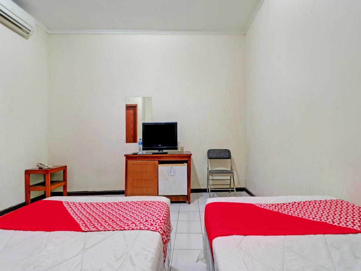 Capital O 90407 Wisma Bahtera Hotel Cirebon Buitenkant foto