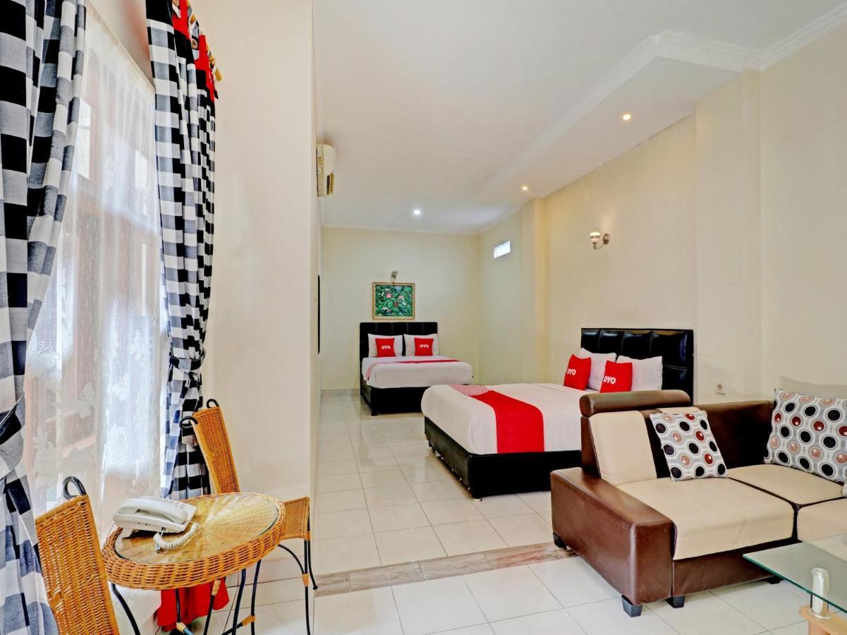 Capital O 90407 Wisma Bahtera Hotel Cirebon Buitenkant foto